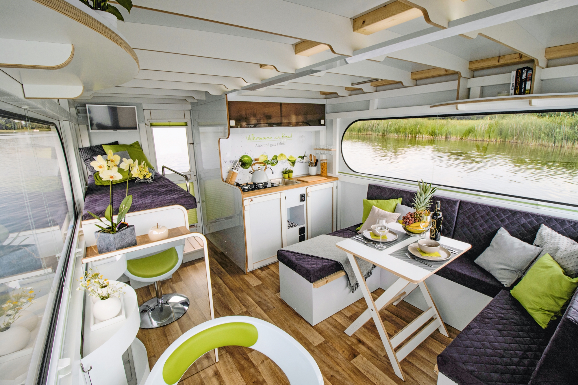 Hausboot innen Wohnzimmer